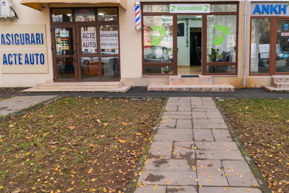 Nueva Barberia inchiriaza posturi