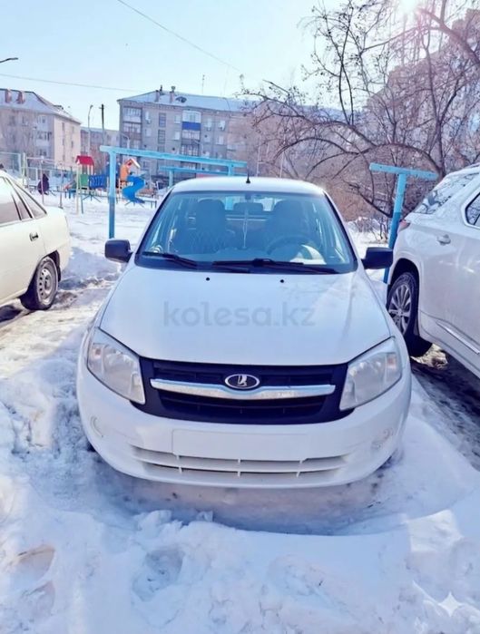 Машина гранта белая