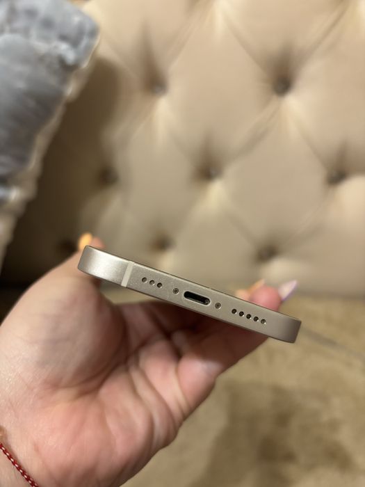 IPhone 13 (Добро състояние, напълно работещ)