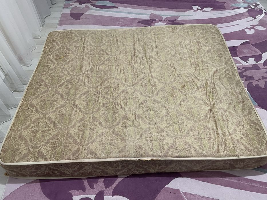 Матрас в хорошем состояний