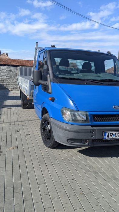 Camioneta Ford tranzit