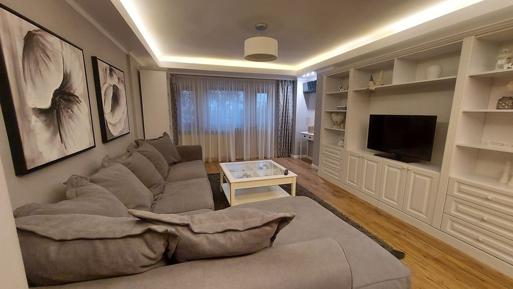 Inchiriez apartament, 3 camere, Bd Libertatii, ultracentral