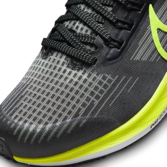 Nike Air Zoom Pegasus 39 Youth Size  DM4015-002 Black/Volt-Barely