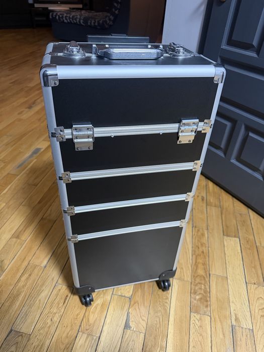 Бьюти кейс на колесиках