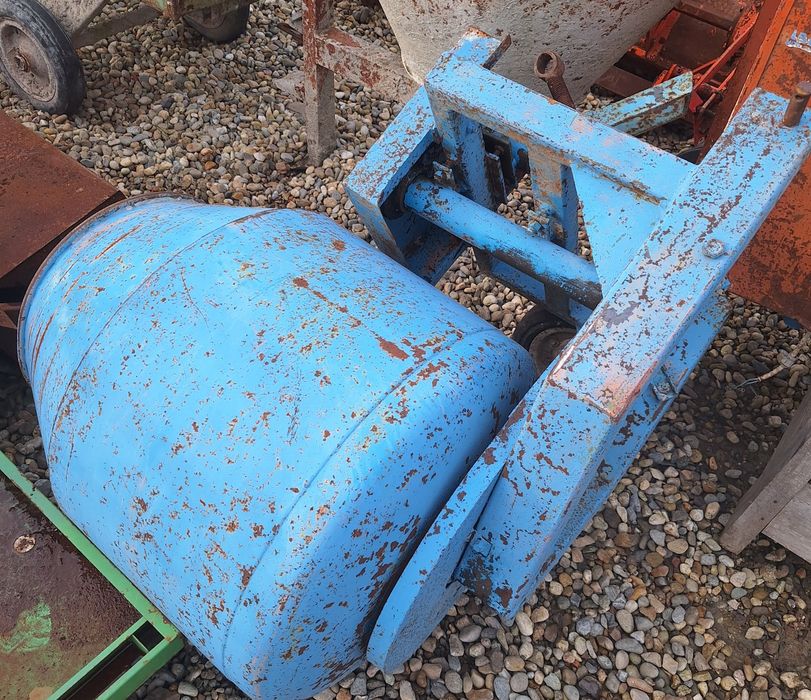 Betoniera tractor pe cardan purtata