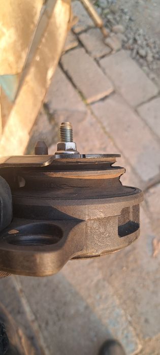 Подушки двигателя Subaru Forester