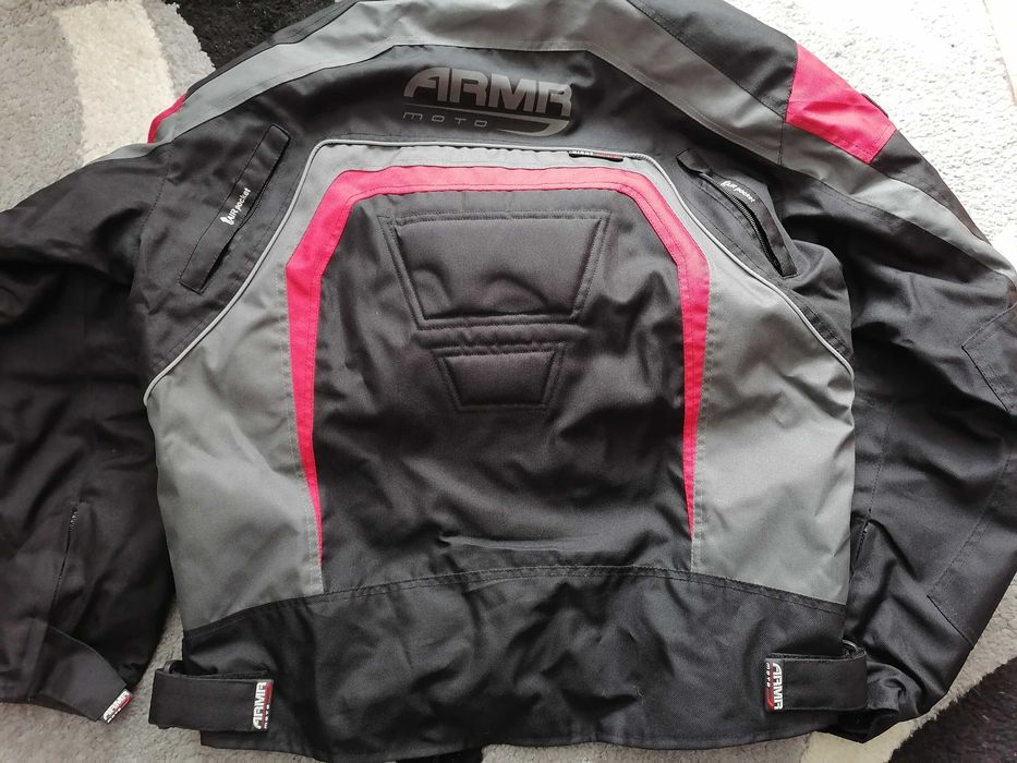 Яке, каска, панталон, ръкавици за мотор