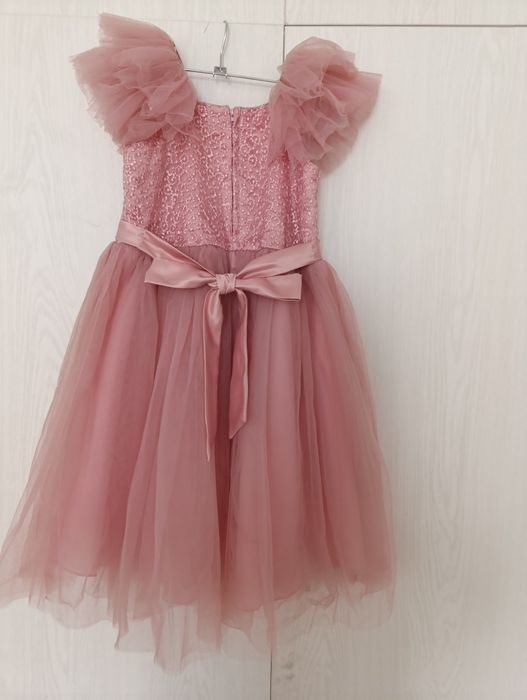 Нарядное платье для девочки