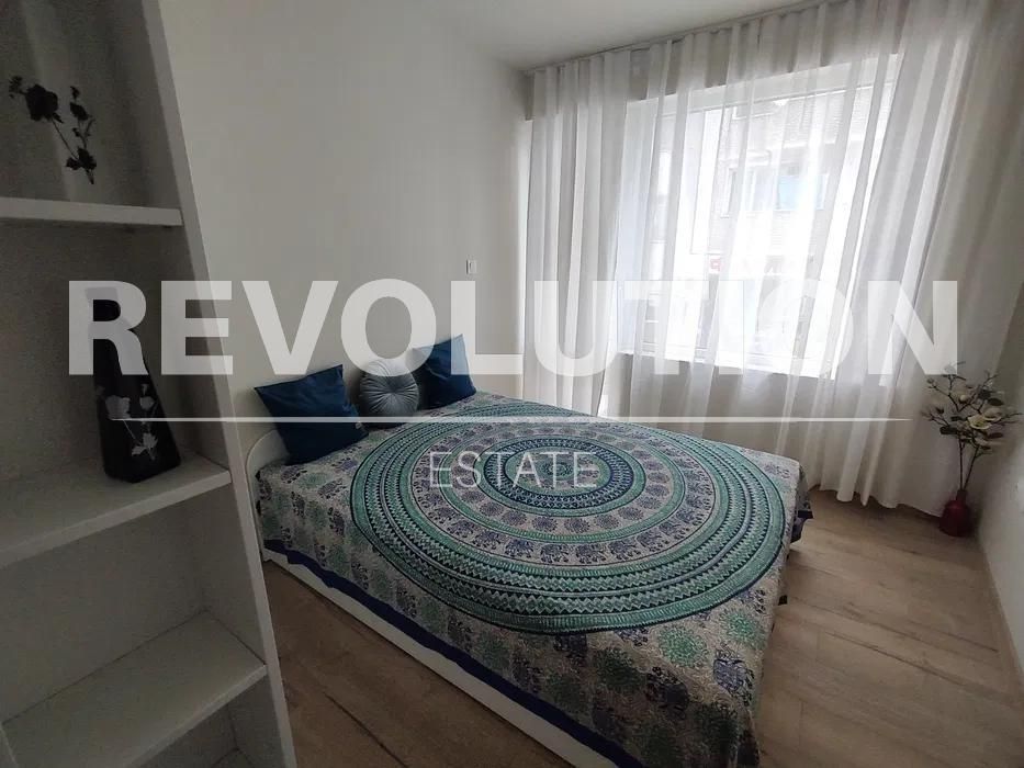 Дава се под наем Мезонет в Варна, Център - 49 кв.м за 375 € - Снимка #2