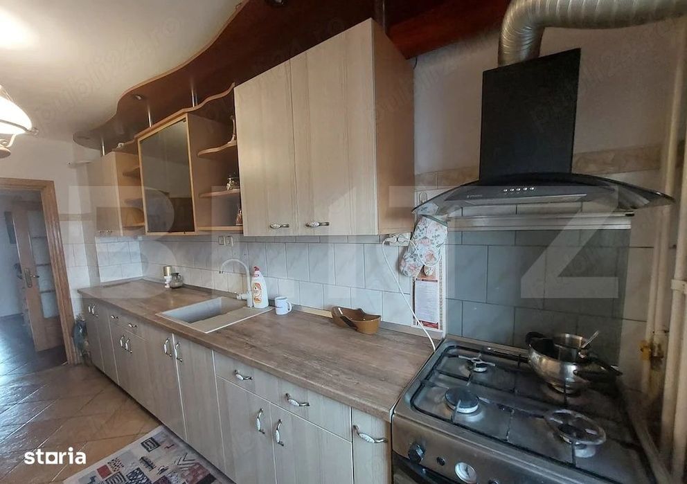 Apartament 4 camere, 90 mp, zona Pacurari