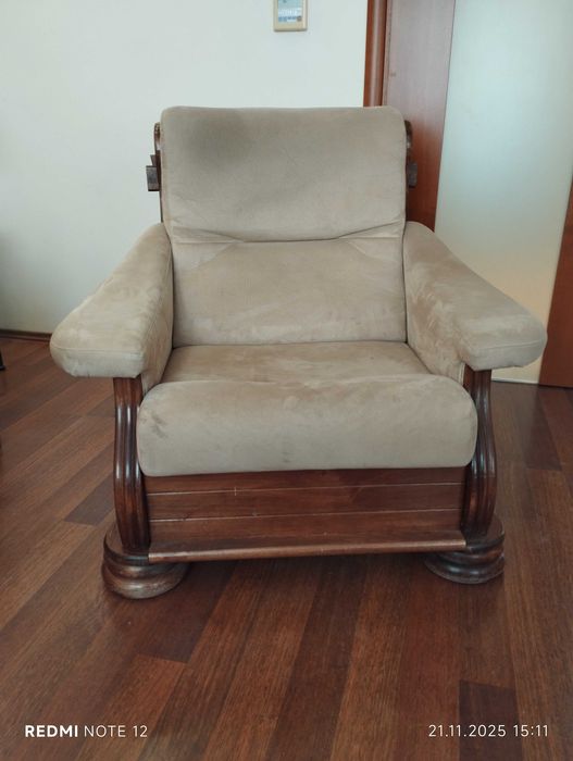 Диван и фотьойл от масив