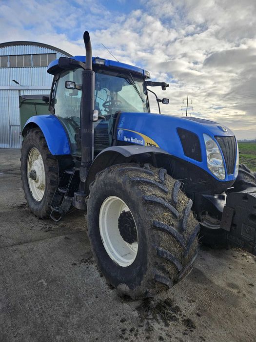 vand tractor new holland T7030