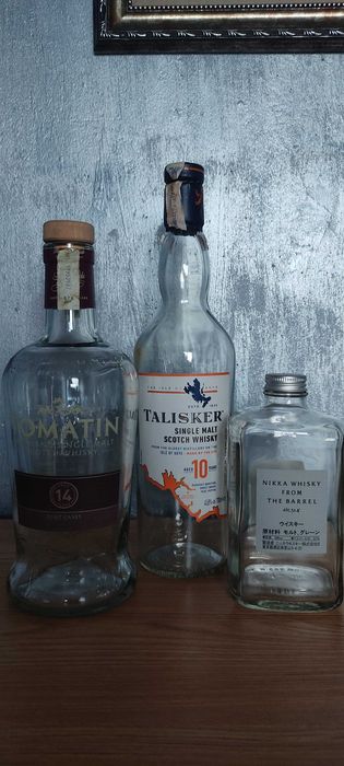 Бутилки от уиски със и без кутии