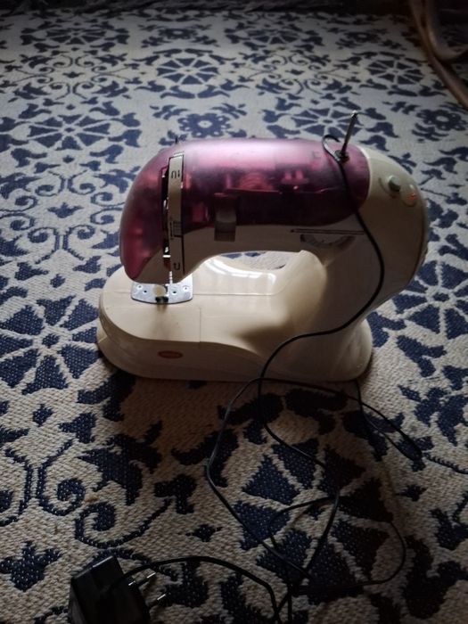 Masina cusut functionala