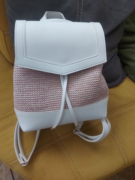 Чанти и раници..