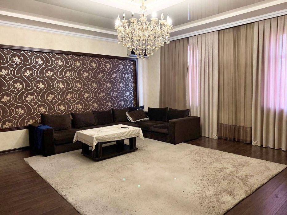 Центр Ц6 Габус 4 комнатная 8 этаж, 213м2. Ориентир кинотеатр Казахстан