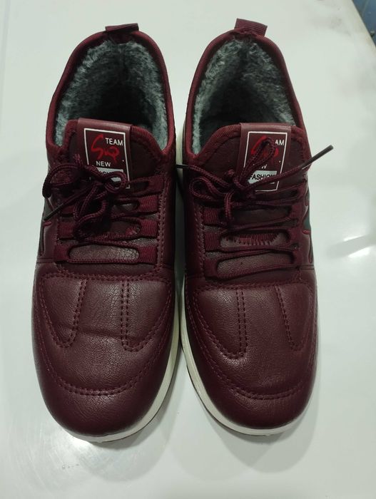 Утеплённые кроссовки 39 на широкую ногу