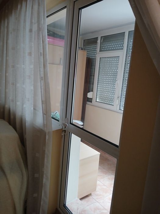 Vând ap 2 camere complet mobilat .URGENT !