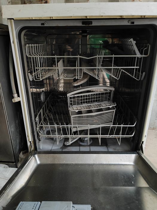 Продам  посуду мойку