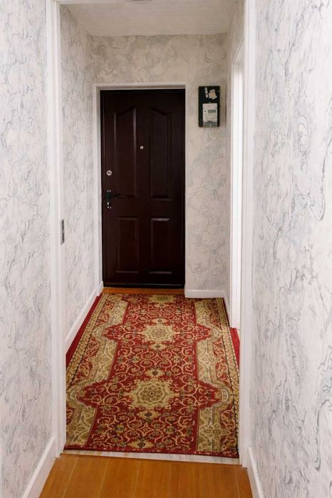 Абдурауф Фитрат ва Саракул кўчалари кесишмасида квартира без маклера