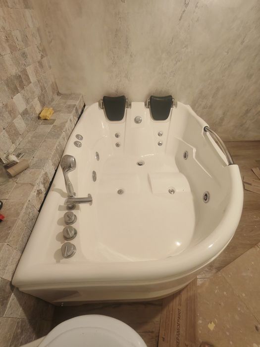 Cadă cu hidromasaj