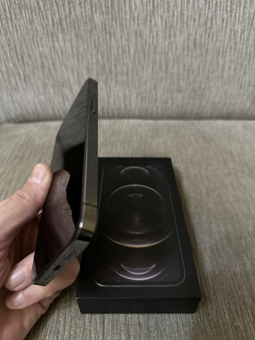 Айфон 12 pro 256gb.