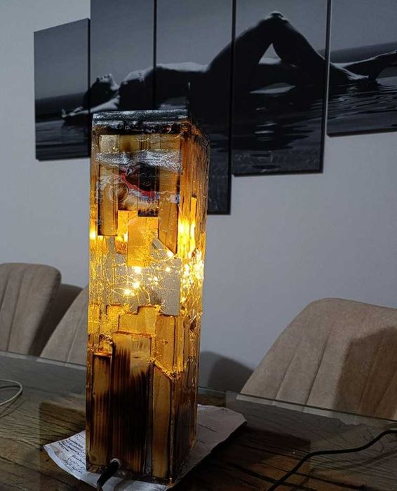 veioza din lemn si rasina