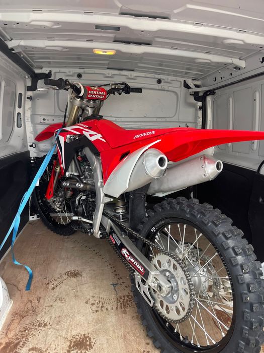 Cross Honda CRF 250 cm3