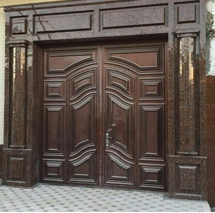 В продаже натуральные камни травертин и гранит
