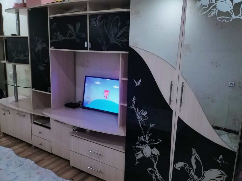 Шкаф для гостиной