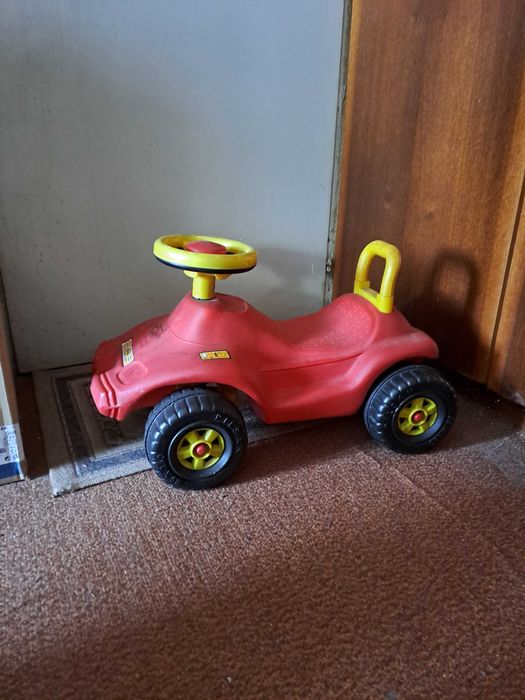 Детска кола подходяща за момичета и момчета