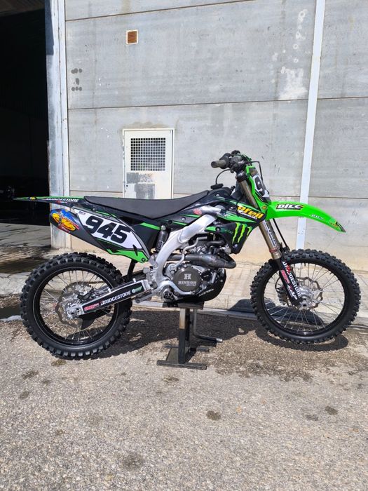 Kawasaki kx450f.