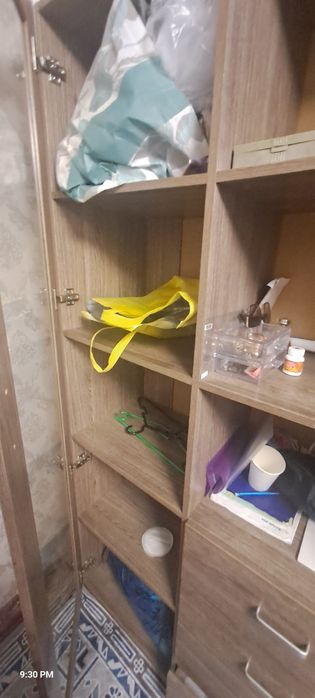 Книжный шкаф гостиной