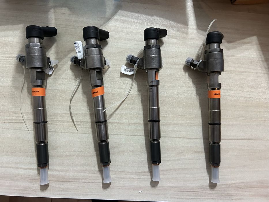 Продавам  дюзи: 03L130277B