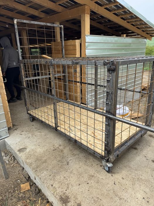 Boxa,cusca mobila transport animale,vitei,porci,capre,oi 2x1x1m