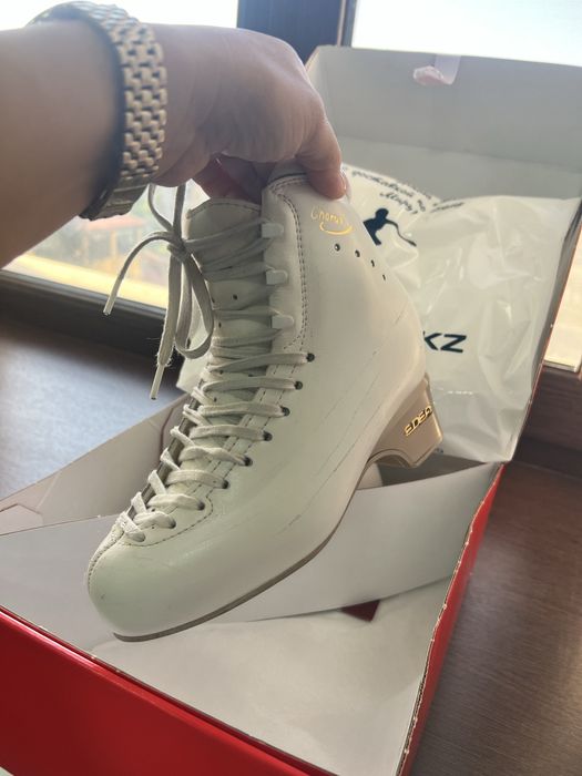 Ботинки эдеа чорус / Edea Chorus 235 без лезвий. АСТАНА