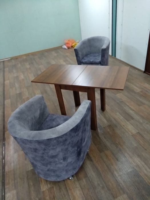 Продам кухонный столик