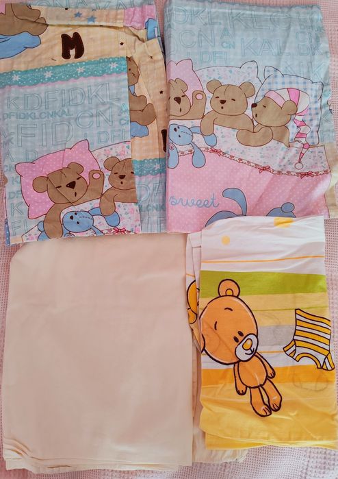Бебешки спални комплекти, кърпи, завивки, лигавници  Обща цена 50 лв