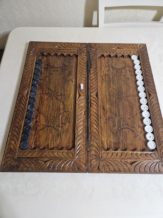 Продаётся  нарды, ручная работа.