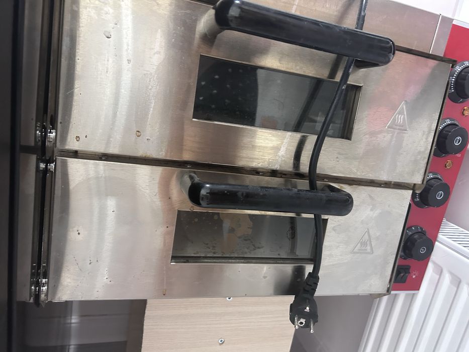 Пицца печь.