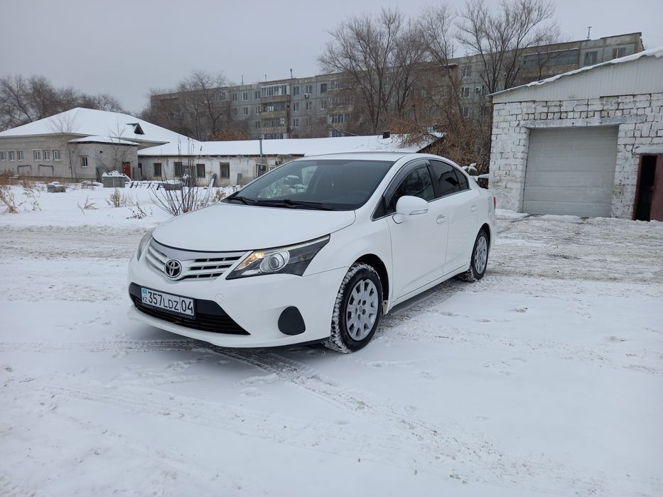 Автомобиль Toyota avensis