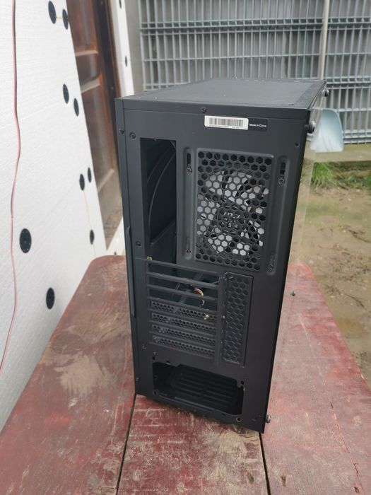 Carcasă pc MSI VAMPYRE RGB ca nouă