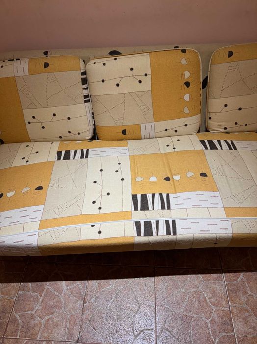 Диван тройка 200см и две табуретки