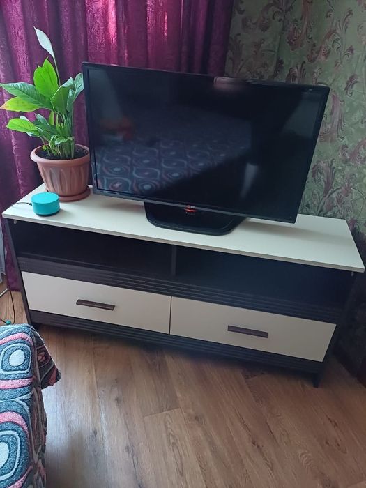Продам тумбу под тв