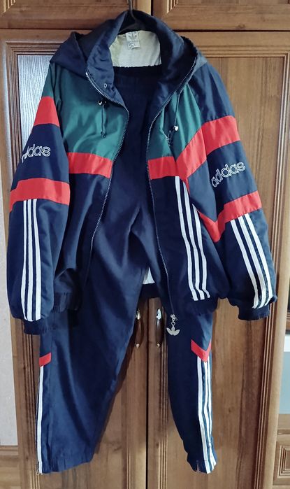 Спортивный женский костюм