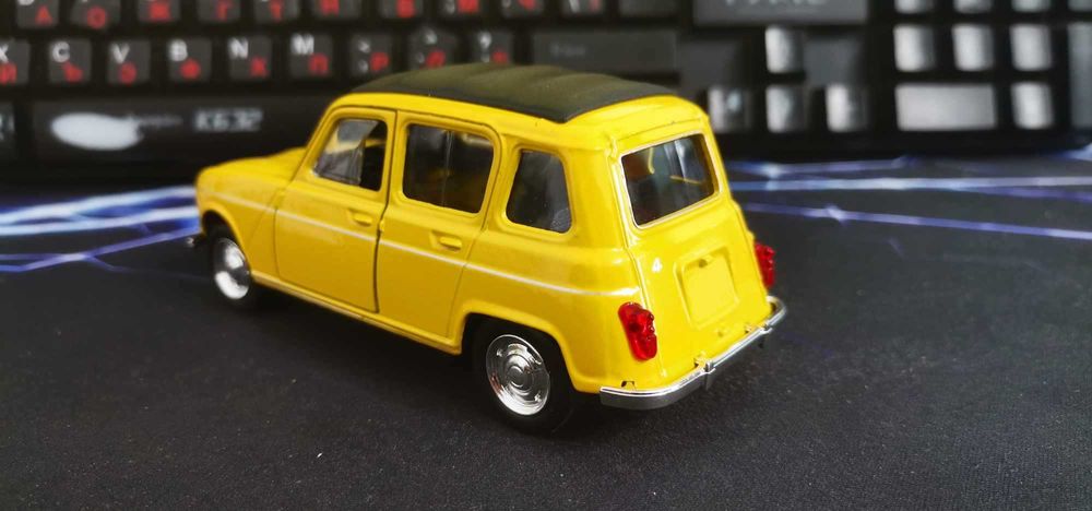 Рено 4 в мащаб 1:34