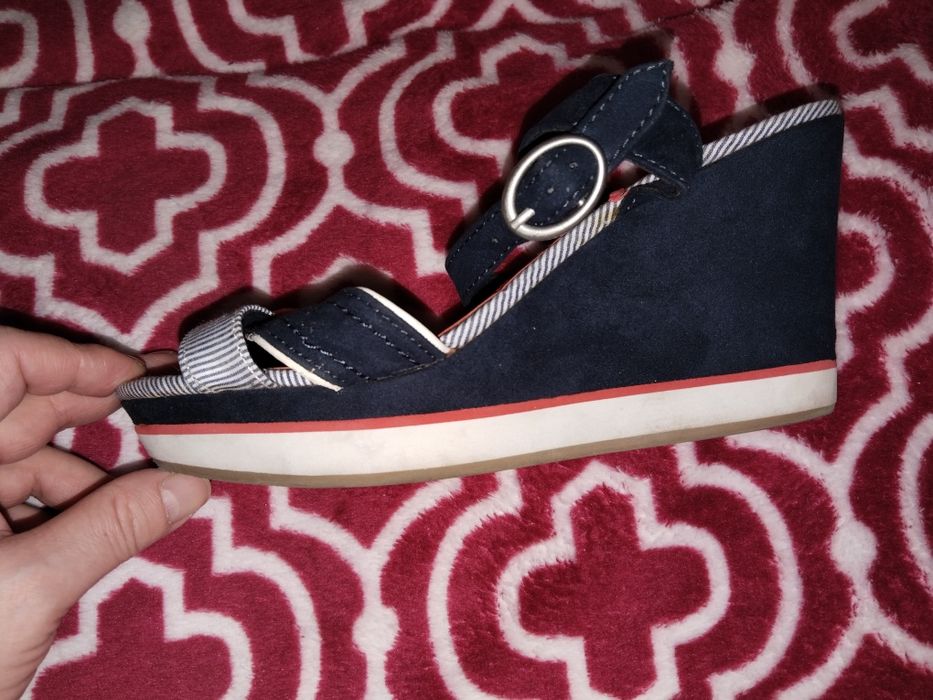 Босоножки 37 размер даром