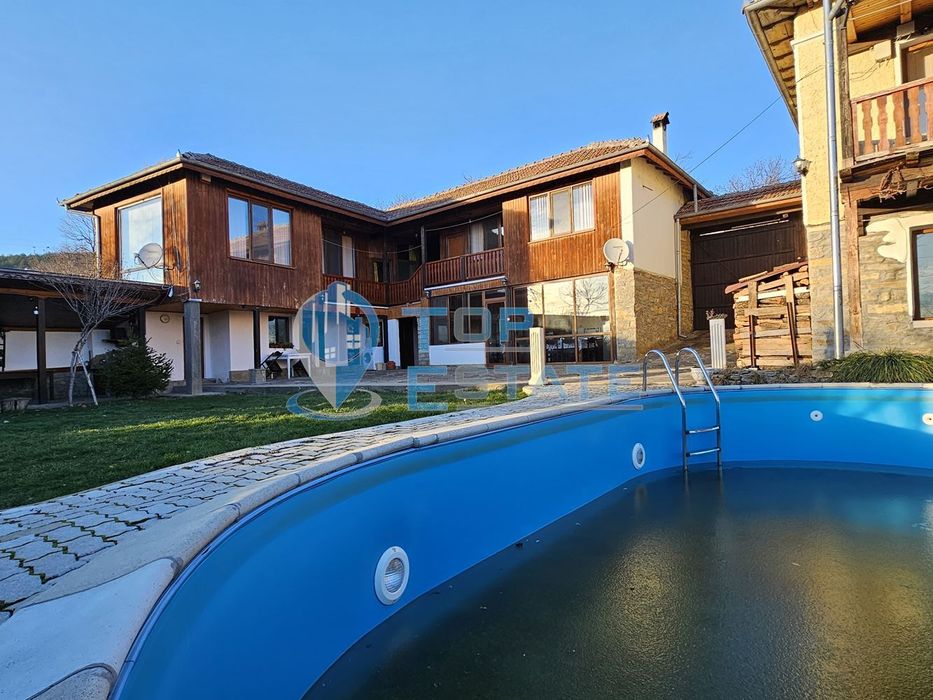 Продава се Къща в с. Гостилица, Област Габрово - 425 кв.м за 424 €/кв.м - Снимка #2