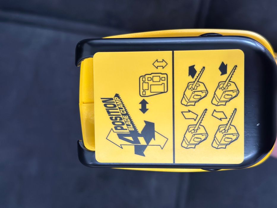 Fierăstrău sabie DeWalt DCS367 XR Brushless 18V – Fără acumulator și încărcător