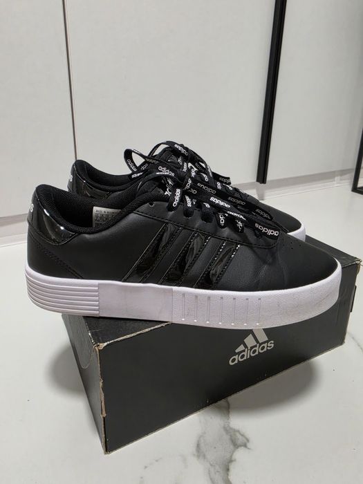 Маратонки Adidas